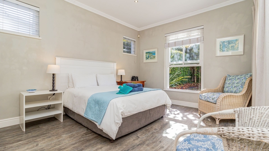 To Let 5 Bedroom Property for Rent in Onrus Western Cape